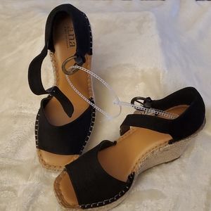 a.n.a BLACK WEDGE SHOE
